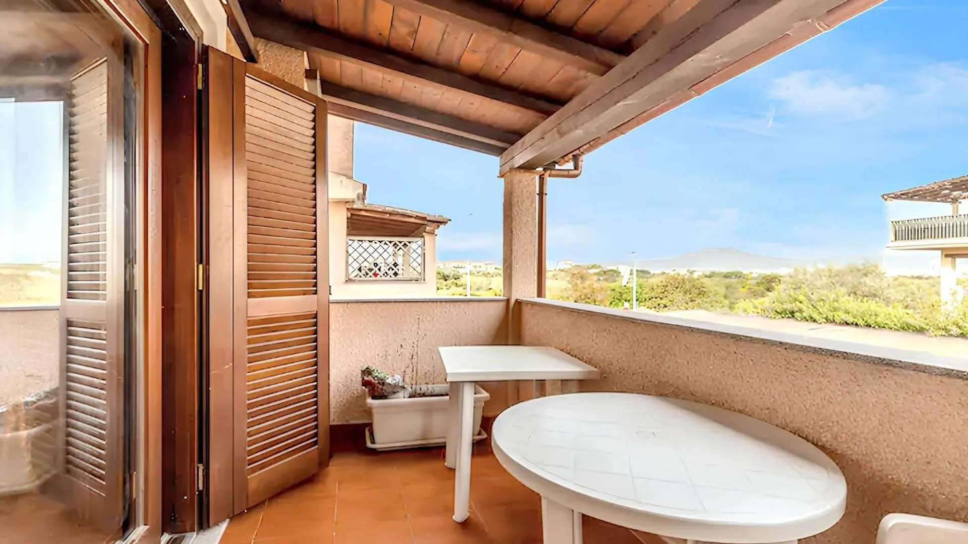 Cozy Apartment With Sea View In Olbia 80 M²